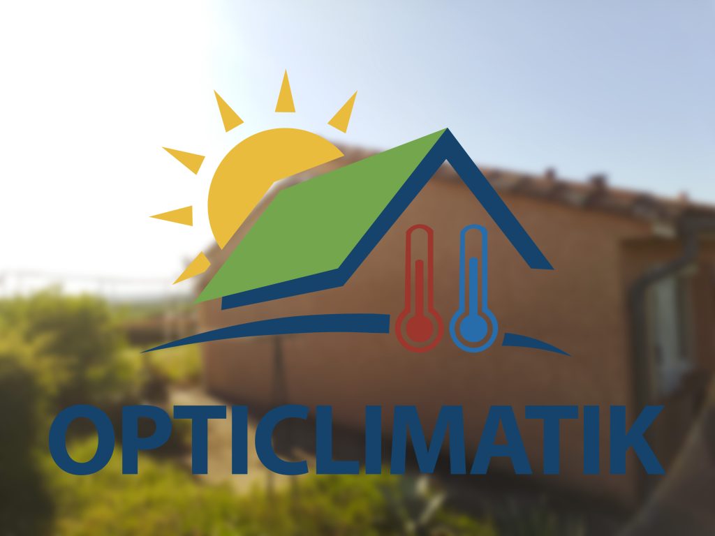 logo opticlimatik sur façade maison
